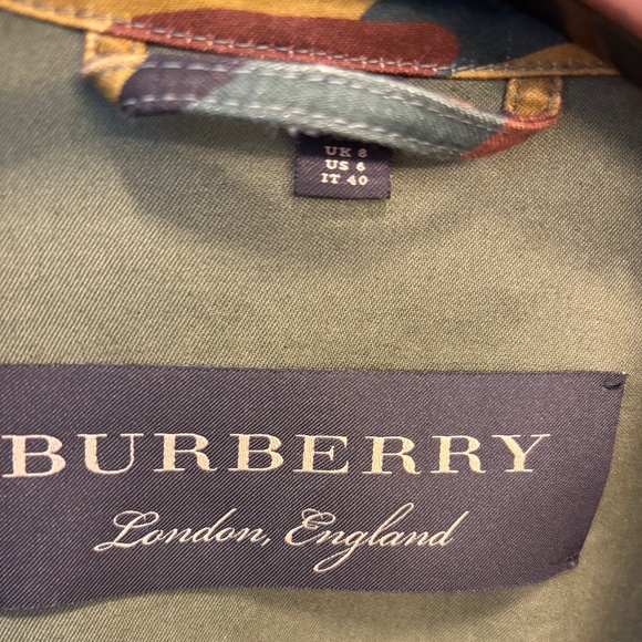 Burberry Ladies Boyfriend Fit Camouflage Print Jacket size US 6 - Picture 6 of 9